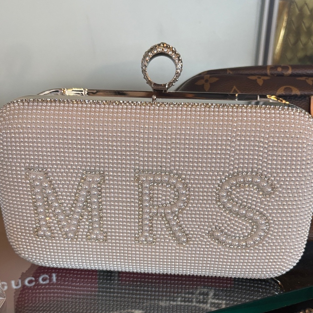 Elegant Cream Clutch with Rhinestone Accents